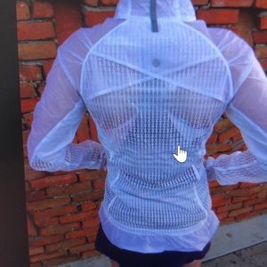 Run wild jacket Lululemon white size 4